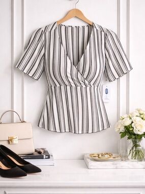 Old Navy Black White Striped Wrap Top Peplum V Neck Short Sleeve Blouse Small